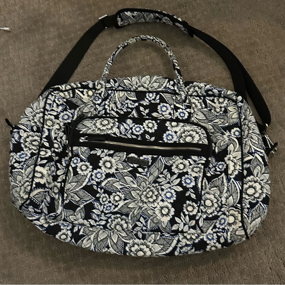 Iconic Compact Weekender Travel Bag Snow Lotus - Picture 2 of 6